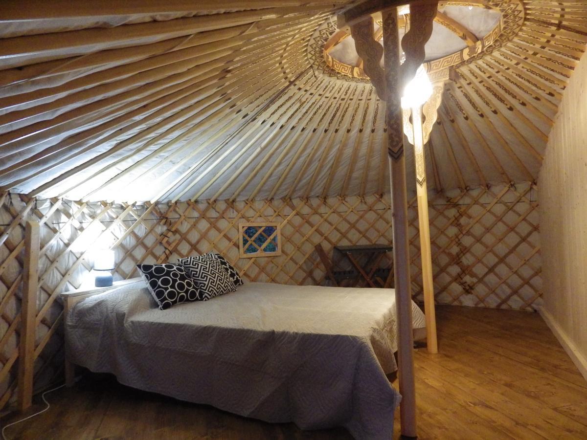La Cera Farm Camping B&B 산타테레사의갈루라 외부 사진